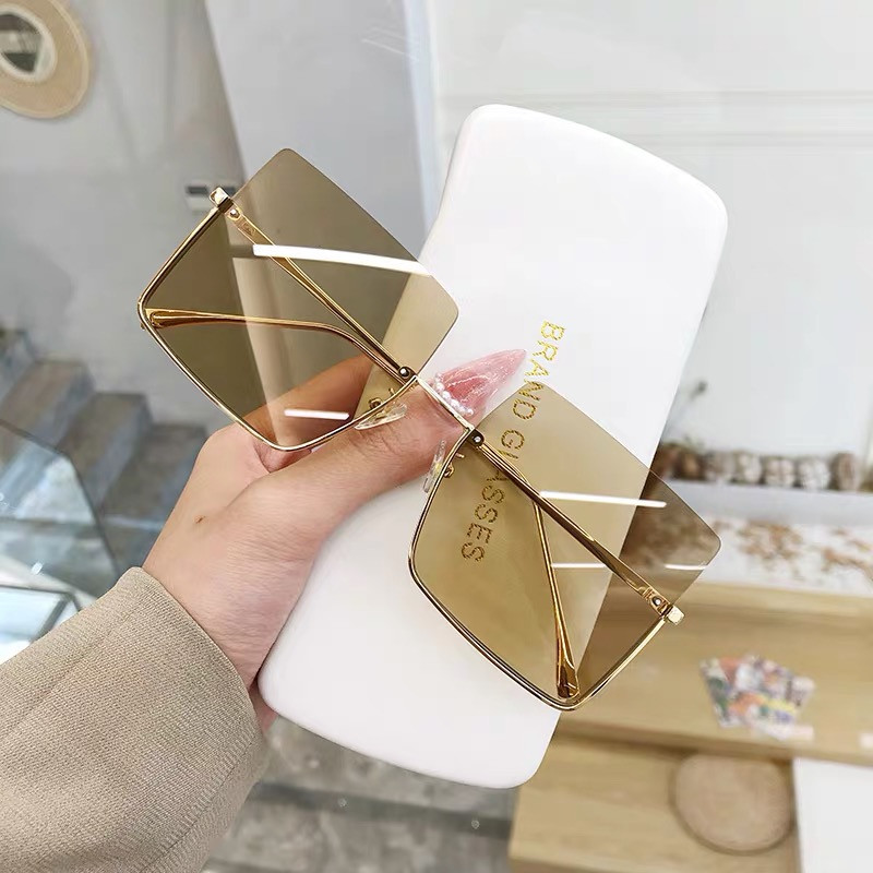 نظارات شمسية نسائية انيقة