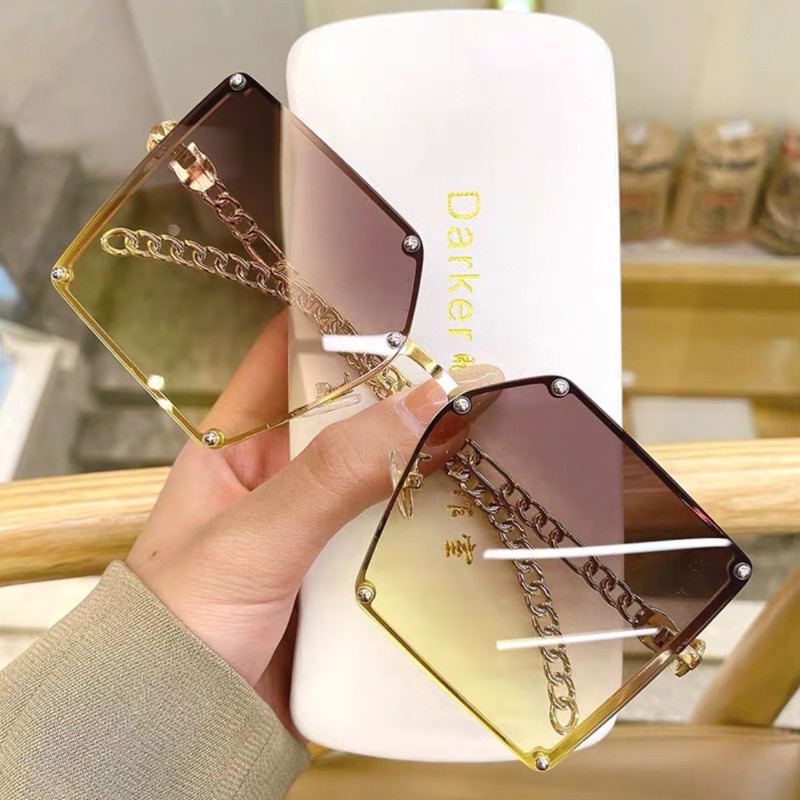 نظارات شمسية نسائية اصلية *ملاحظة لا تأتي معها المحفظة